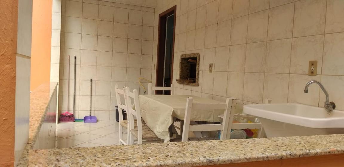 Casa 02 Dorm Na Rua Salmao Villa Bombinhas Eksteriør bilde